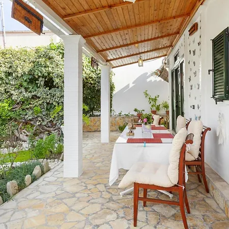 Vasiliki Agios Gordios *